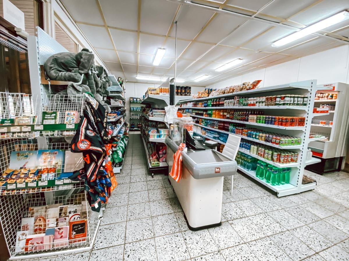 Chaty A Apartmany Hracholusky Kemp Kosatka Pnovany Exterior photo