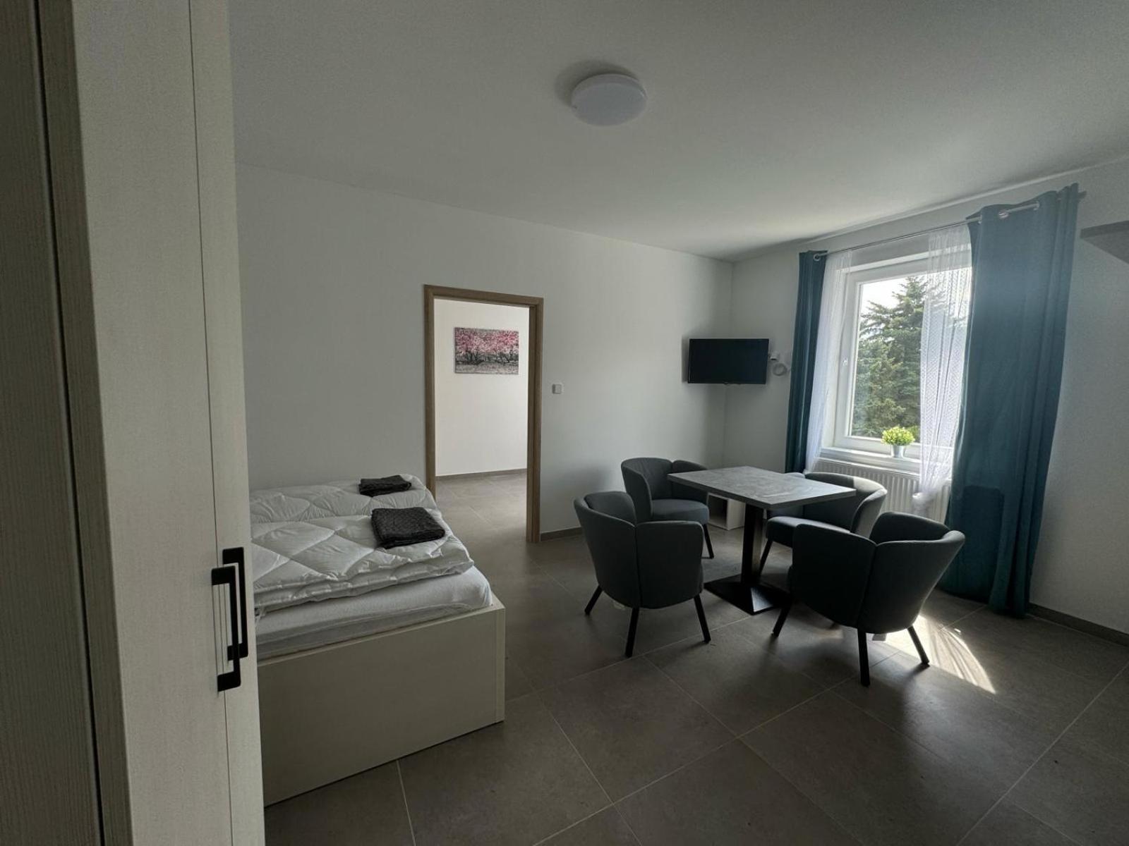 Chaty A Apartmany Hracholusky Kemp Kosatka Pnovany Exterior photo