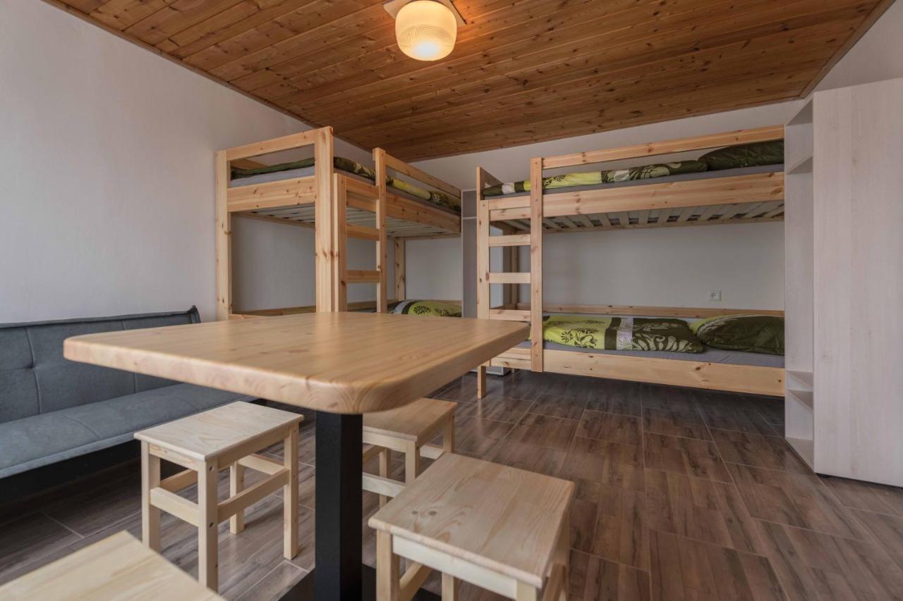 Chaty A Apartmany Hracholusky Kemp Kosatka Pnovany Exterior photo